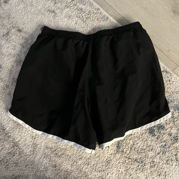 Nike running shorts - Picture 3 of 4